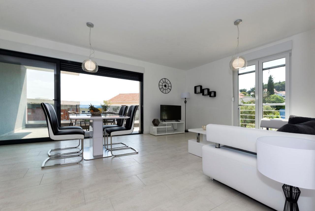 Apartments4Friends Apartment Vlad Trogir Exteriör bild