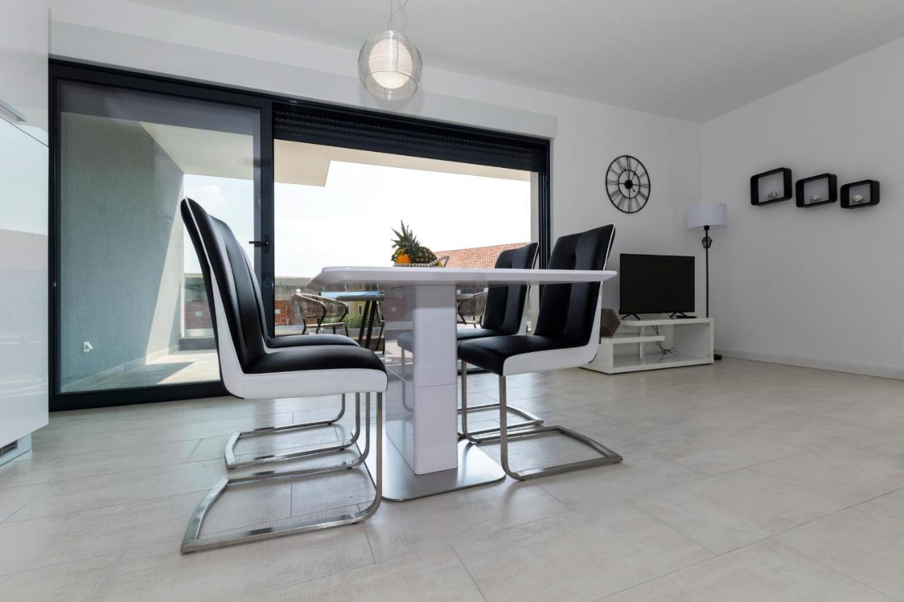 Apartments4Friends Apartment Vlad Trogir Exteriör bild