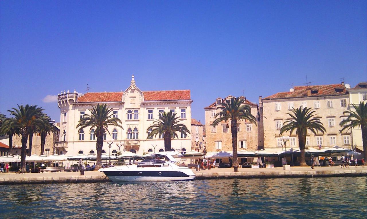 Apartments4Friends Apartment Vlad Trogir Exteriör bild