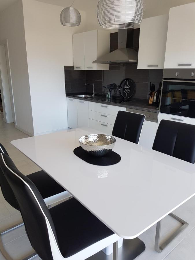 Apartments4Friends Apartment Vlad Trogir Exteriör bild